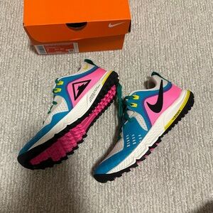 NIB NIKE AIR ZOOM WILDHORSE 5 size 7